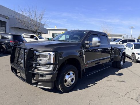 Used 2024 Ford F350 Limited image 4