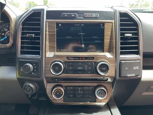 Used 2017 Ford F150 XLT w/ Equipment Group 302A Luxury AWD/4WD image 29
