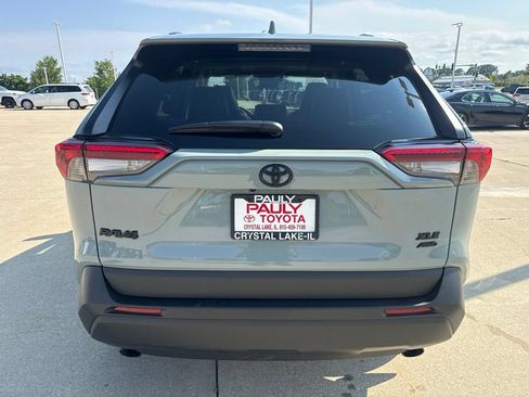 Used 2022 Toyota RAV4 XLE Premium AWD/4WD image 4