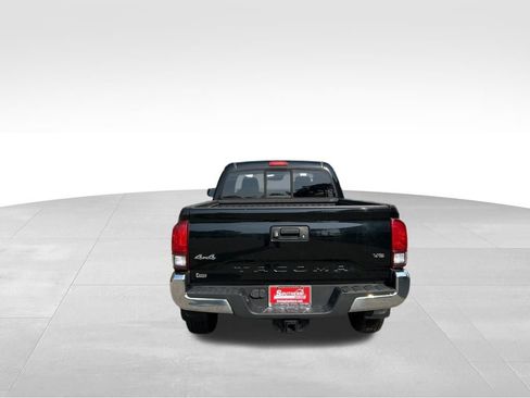 Used 2018 Toyota Tacoma SR5 image 4