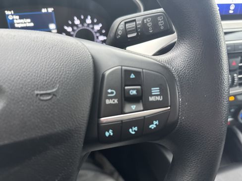 Used 2020 Ford Escape SE image 17