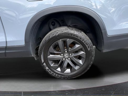 Used 2024 Honda Ridgeline Sport image 11