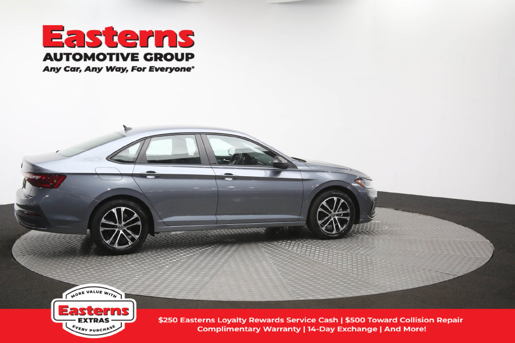 Used 2025 Volkswagen Jetta Sport FWD image 44
