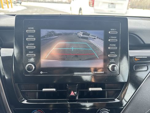 Used 2021 Toyota Camry SE image 15