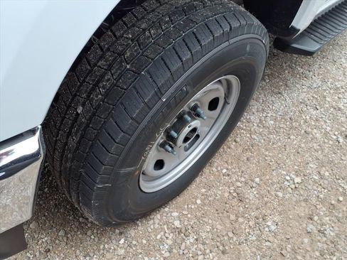 New 2026 Ford F250 XL w/ XL Chrome Package image 2