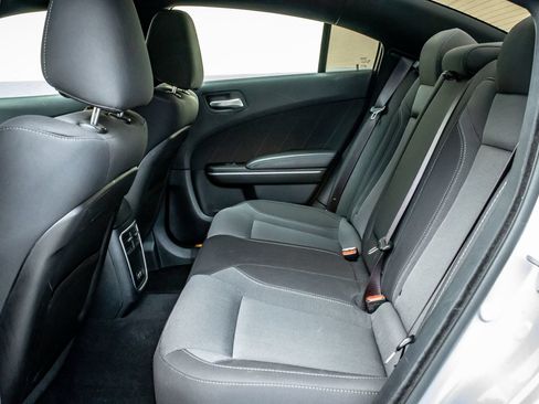 Used 2019 Dodge Charger SXT AWD/4WD image 13