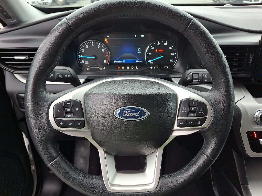 Used 2023 Ford Explorer XLT AWD/4WD image 19