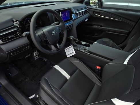 Used 2026 Toyota Camry SE FWD image 8