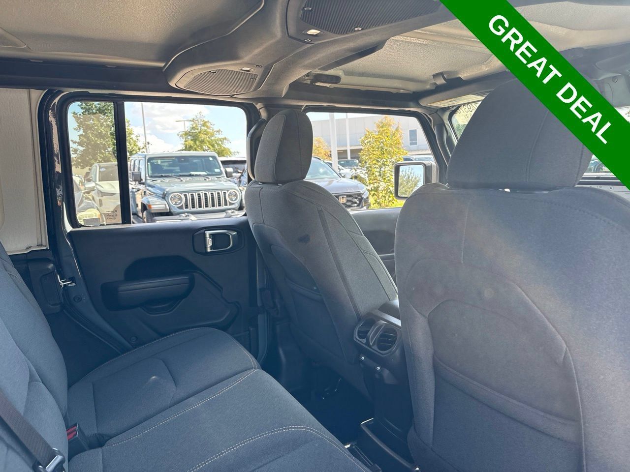 Used 2024 Jeep Wrangler Unlimited w/ Convenience Group AWD/4WD image 13