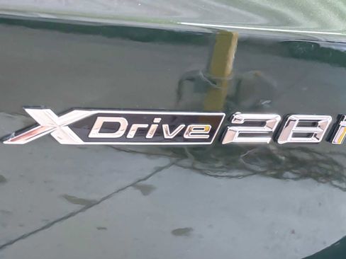 Used 2025 BMW X1 xDrive28i w/ Premium Package image 27
