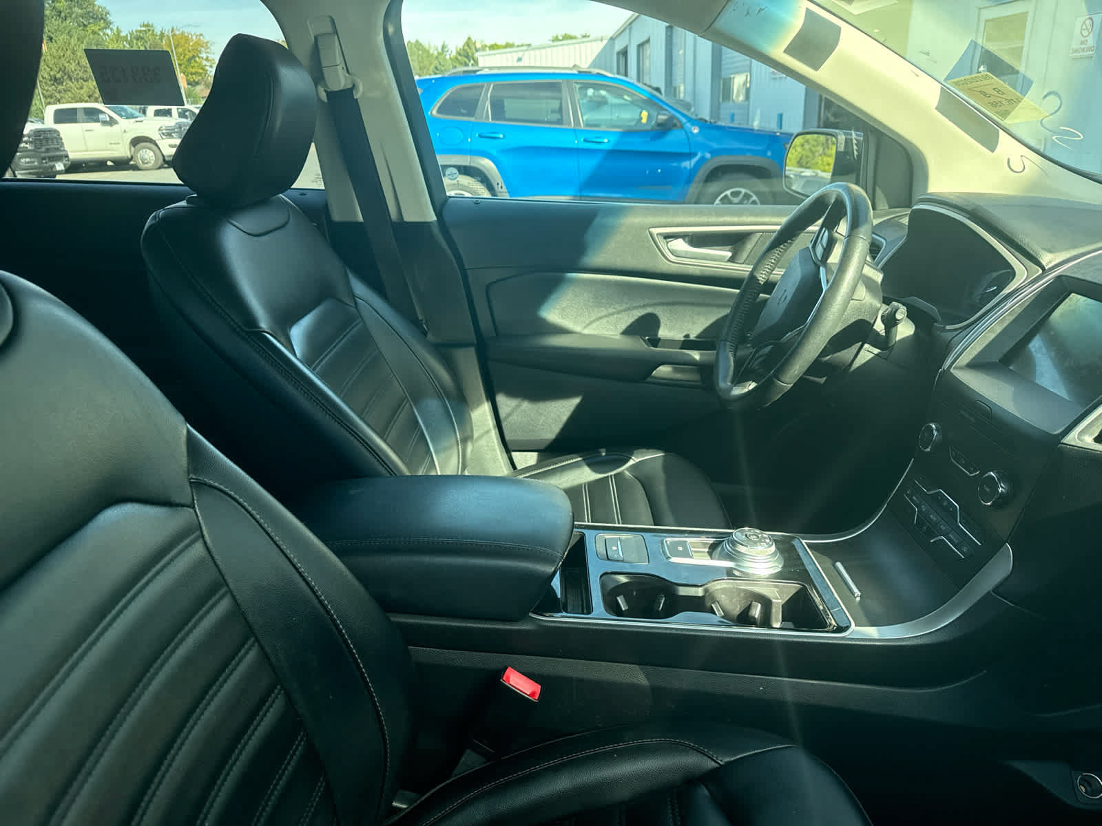 Used 2020 Ford Edge SEL w/ Convenience Package AWD/4WD image 4