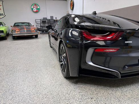 Used 2015 BMW i8 image 9