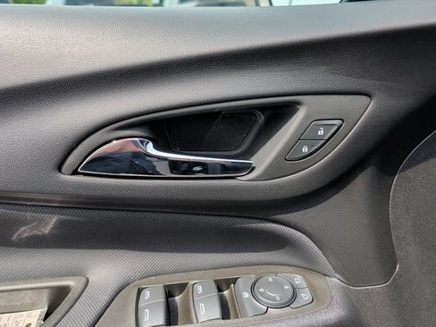Used 2023 Chevrolet Equinox RS AWD/4WD image 31