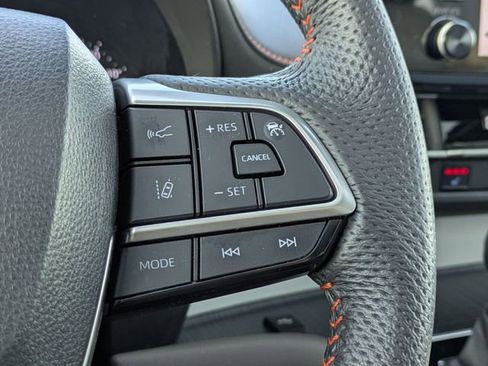 Used 2024 Toyota Sienna XSE image 20