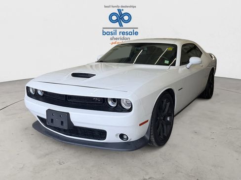 Used 2022 Dodge Challenger R/T w/ Plus Package image 2