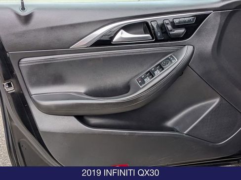 Used 2019 INFINITI QX30 AWD image 11