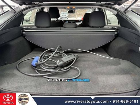 Used 2021 Toyota Prius Prime LE image 18