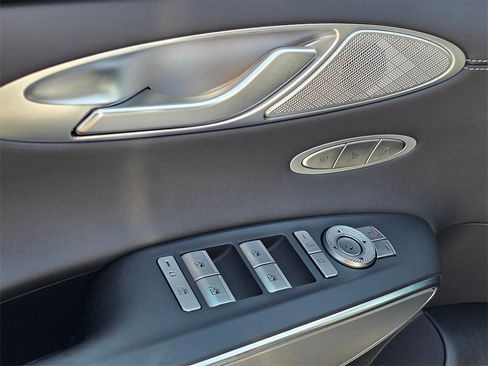 New 2026 Genesis GV70 2.5T Select image 32