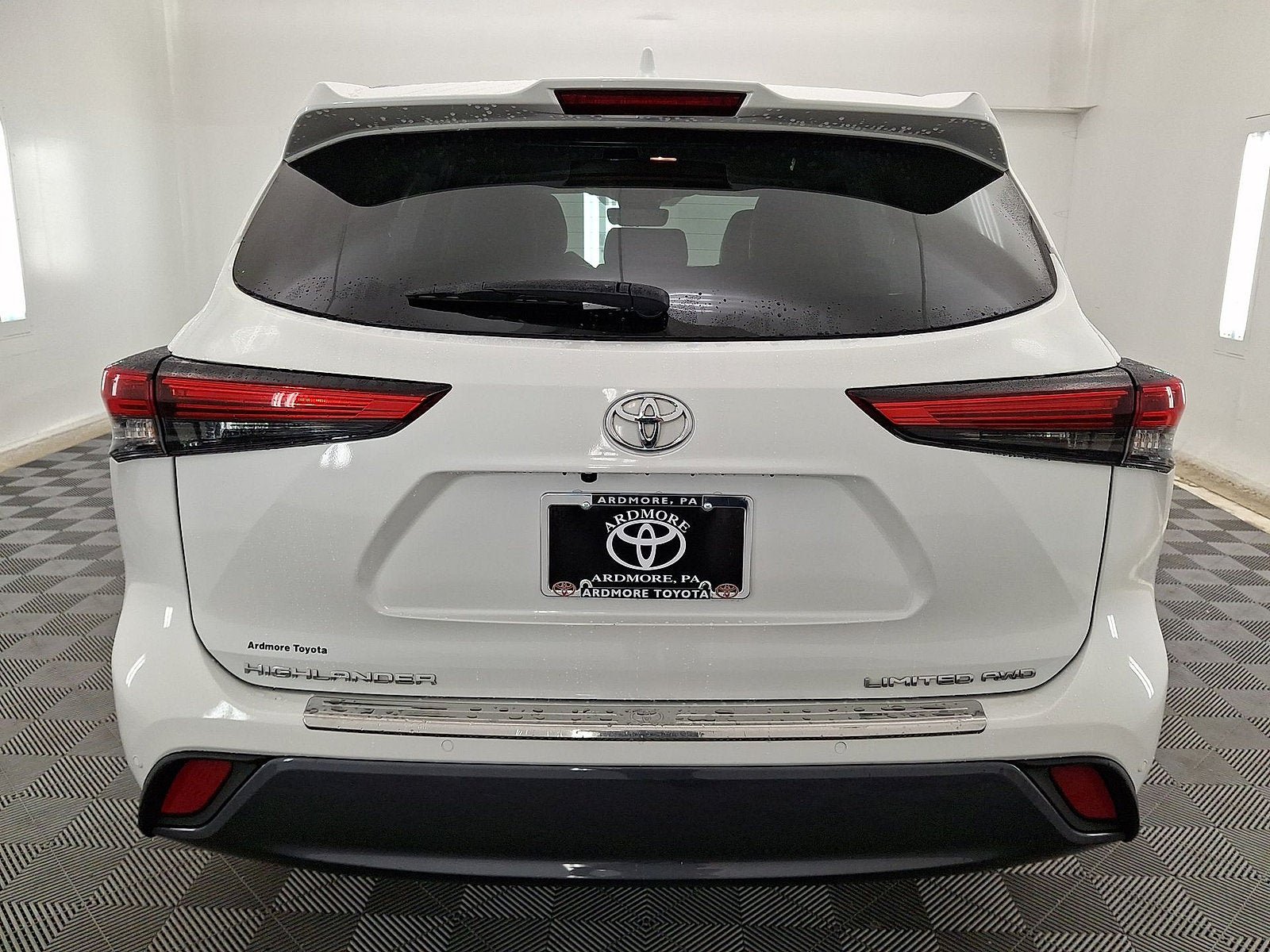 Used 2023 Toyota Highlander Limited AWD/4WD image 15
