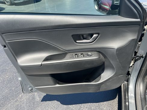 Used 2025 Hyundai Kona Limited AWD/4WD image 14