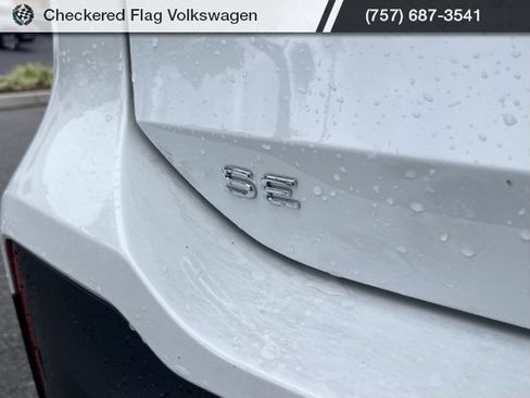 New 2025 Volkswagen Tiguan SE image 21