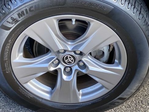 Used 2022 Toyota RAV4 LE AWD/4WD image 30