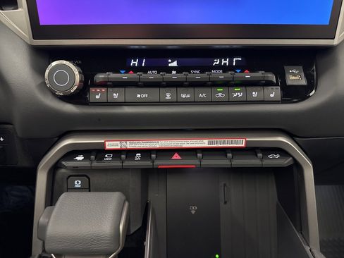 New 2026 Toyota Tundra Platinum image 31