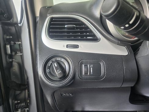 Used 2018 Dodge Journey SXT image 15