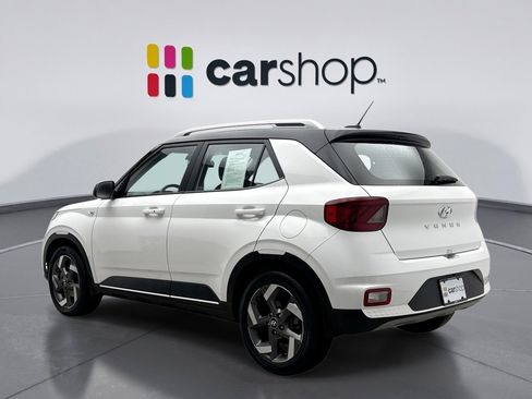 Used 2025 Hyundai Venue Limited image 3