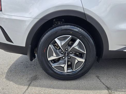 Used 2022 Kia Sorento S FWD image 17