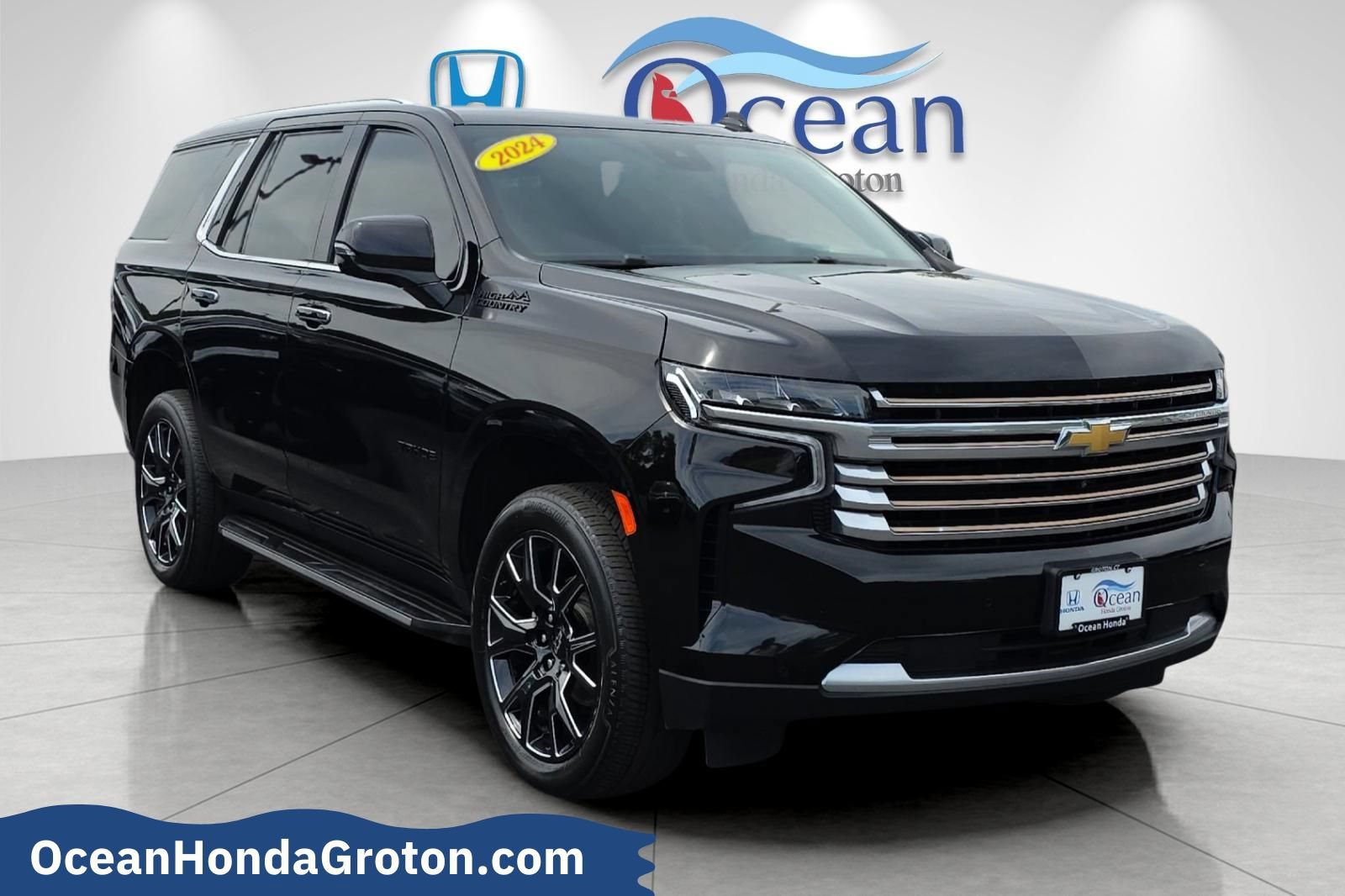 Used 2024 Chevrolet Tahoe High Country AWD/4WD image 1
