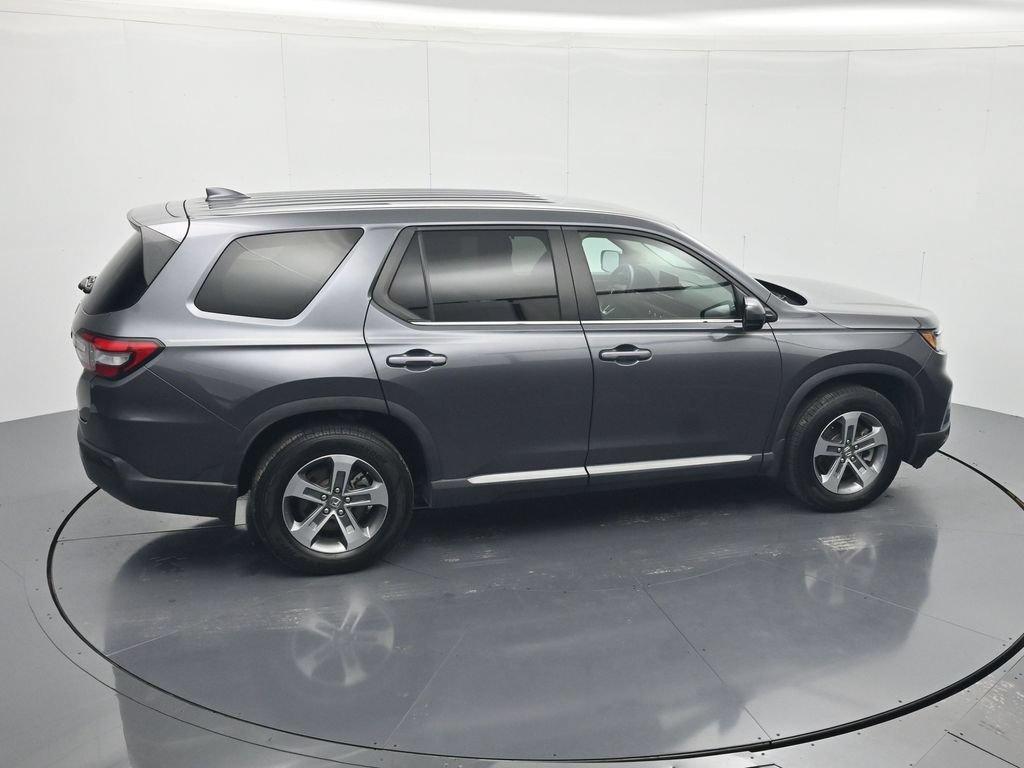 Used 2025 Honda Pilot EX-L image 32