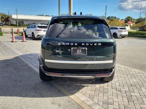 Used 2025 Land Rover Range Rover Long Wheelbase Autobiography image 4