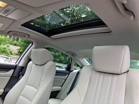 Used 2021 Honda Accord EX-L image 13