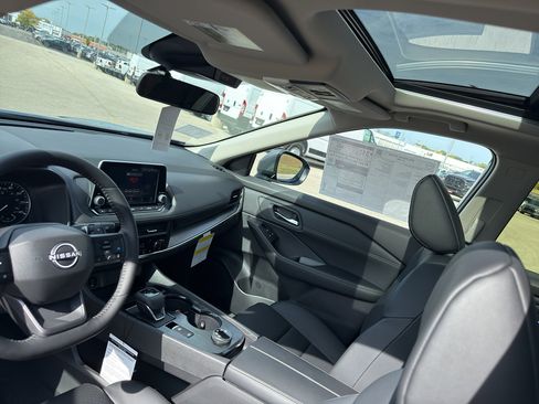 New 2026 Nissan Rogue SV w/ SV Premium Package image 25