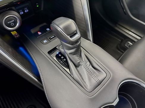 Certified 2023 Toyota Venza Limited image 19