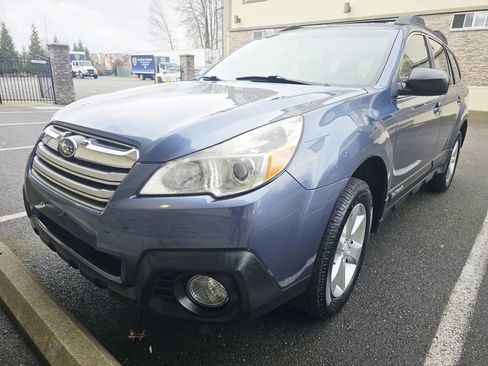 Used 2014 Subaru Outback 2.5i w/ Alloy Wheel Package AWD/4WD image 1