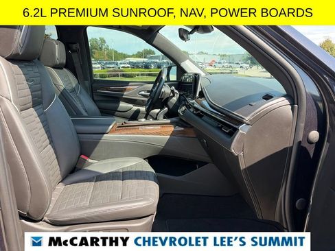 Used 2022 Cadillac Escalade ESV Premium Luxury Platinum AWD/4WD image 29