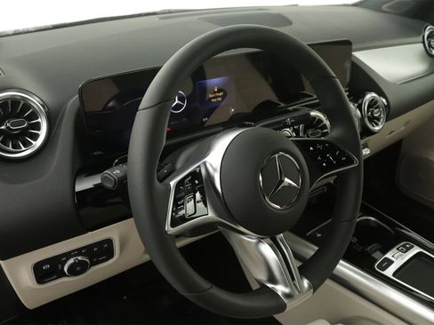 New 2025 Mercedes-Benz GLA 250 image 5