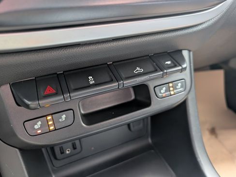 Used 2020 Chevrolet Colorado LT w/ Redline Special Edition image 27