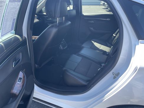 Used 2014 Chevrolet Impala LT w/ Convenience Package FWD image 25
