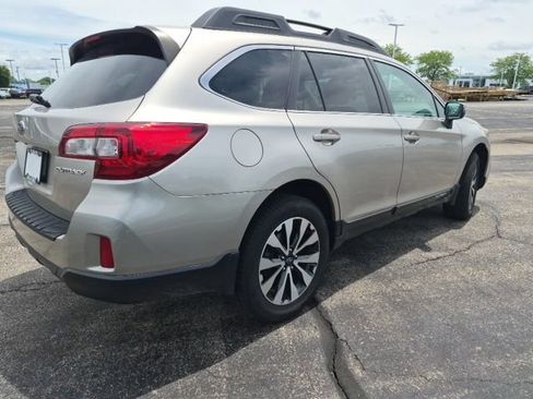 Used 2015 Subaru Outback 2.5i Limited AWD/4WD image 5