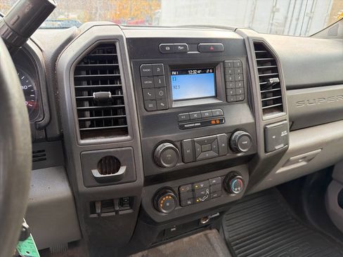 Used 2020 Ford F450 XL w/ Power Equipment Group image 15