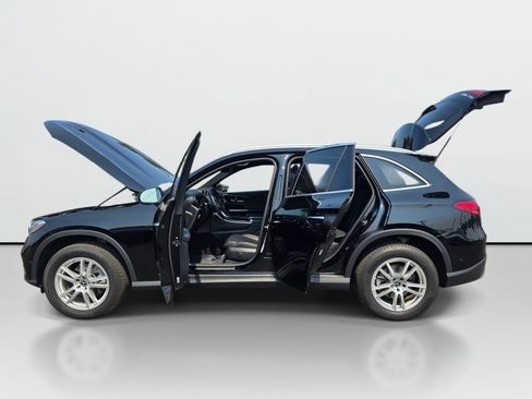 Used 2023 Mercedes-Benz GLC 300 4MATIC image 9