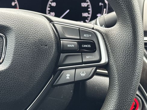 Used 2018 Honda Accord EX image 6