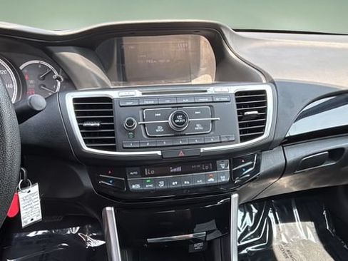 Used 2016 Honda Accord LX image 25