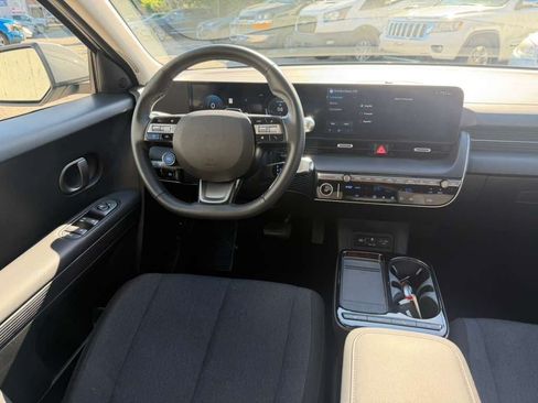 Certified 2025 Hyundai Ioniq 5 SE RWD image 23