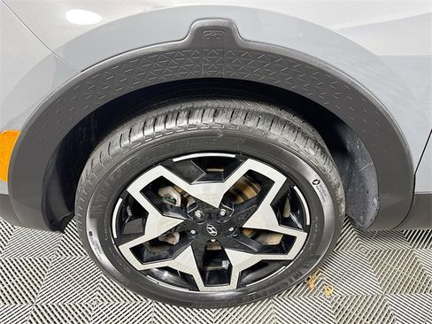 Used 2022 Hyundai Santa Cruz Limited image 4