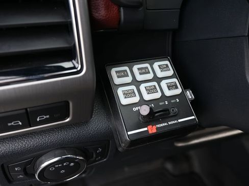 Used 2022 Ford F450 Platinum w/ FX4 Off-Road Package image 22