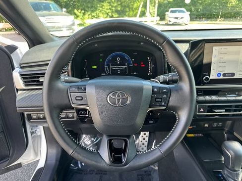 Used 2026 Toyota Camry SE FWD image 30